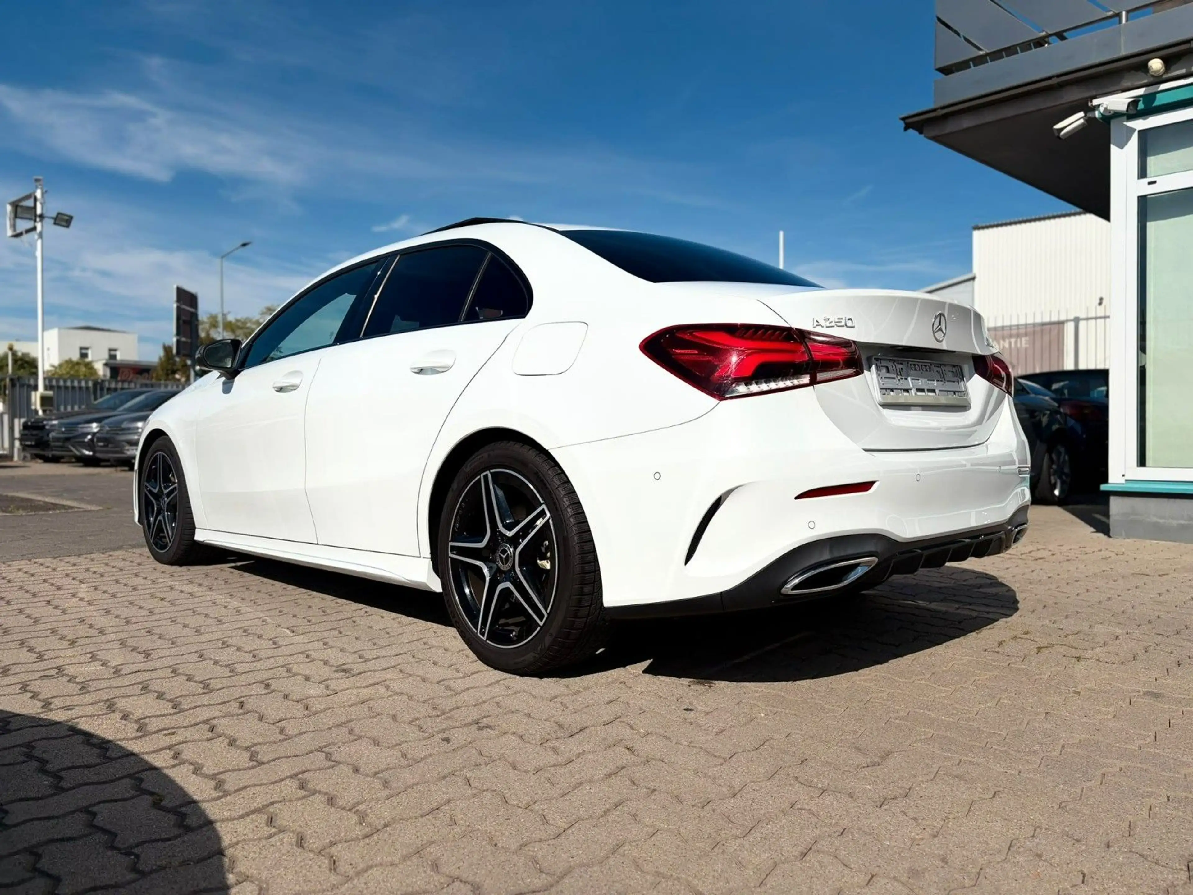 Mercedes-Benz A 250 Limousine*PANO*AMG*NIGHT-PAKET* KAMERA* — photo 4