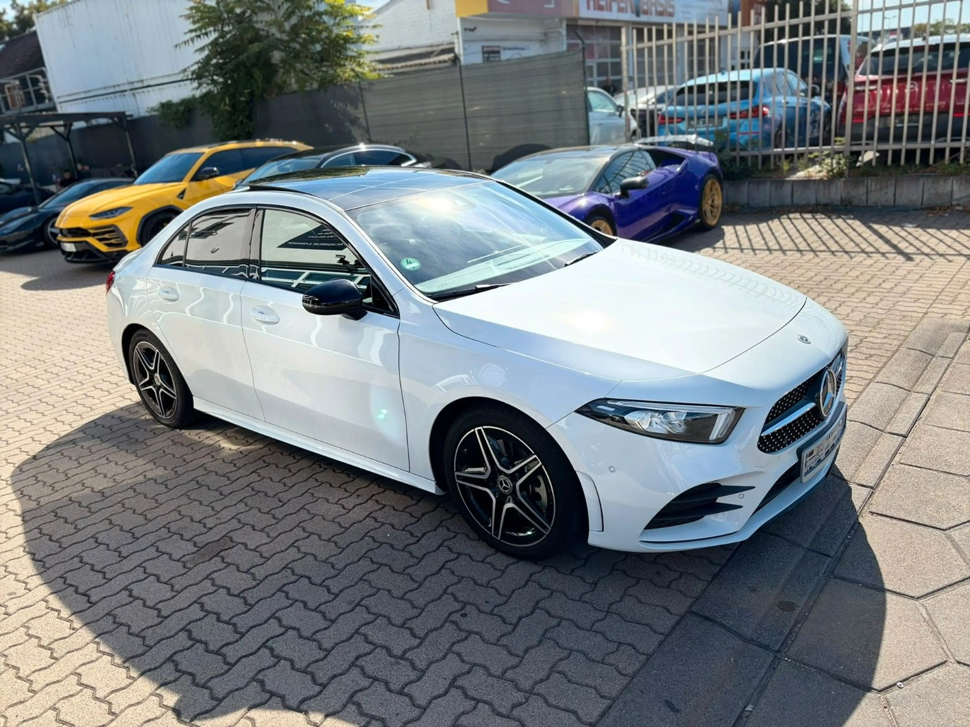 Mercedes-Benz A 250 Limousine*PANO*AMG*NIGHT-PAKET* KAMERA*
