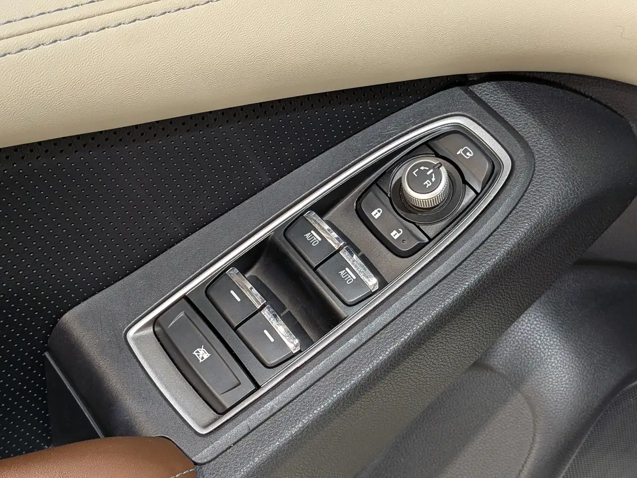 Subaru Ascent снимка Subaru Ascent