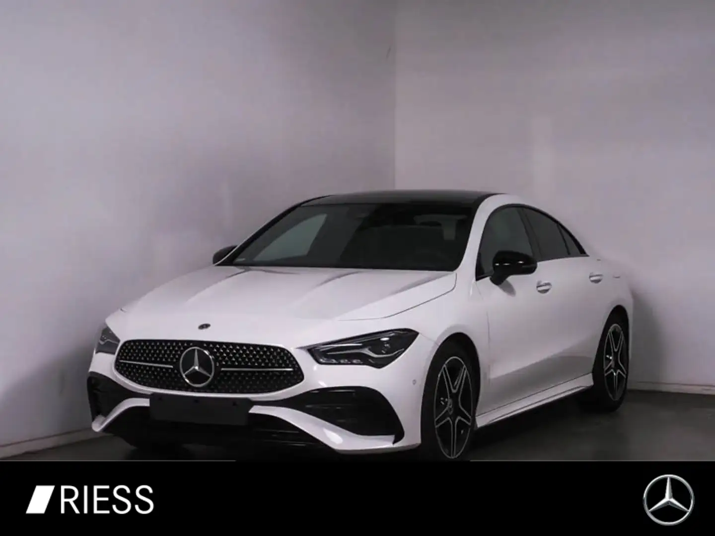 Mercedes-Benz CLA 200 Coupé AMG Sport Navi LED Pano W-Paket Keyless Wit - 1