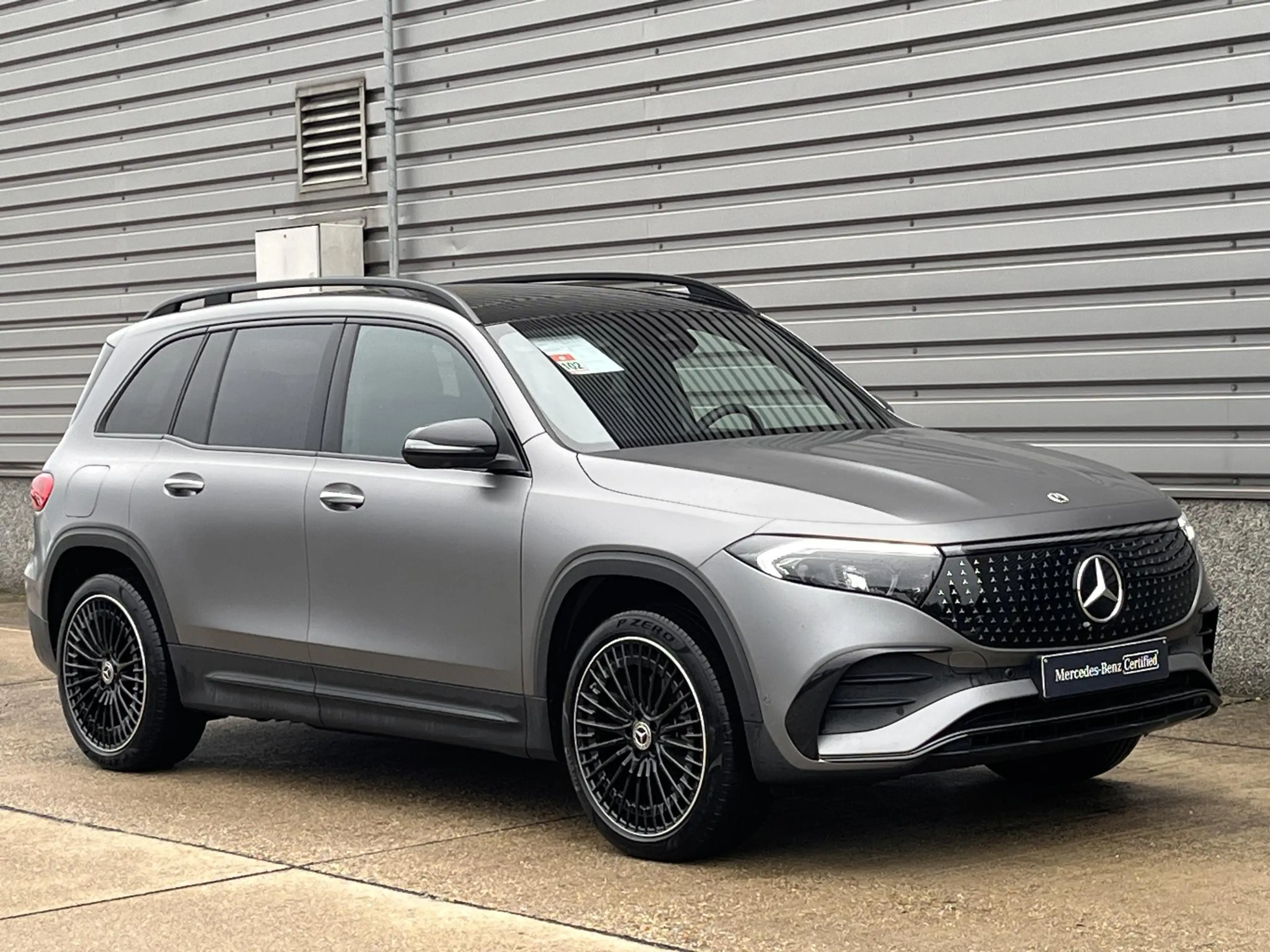 Mercedes-Benz EQB 350 4MATIC AMG Line — photo 3