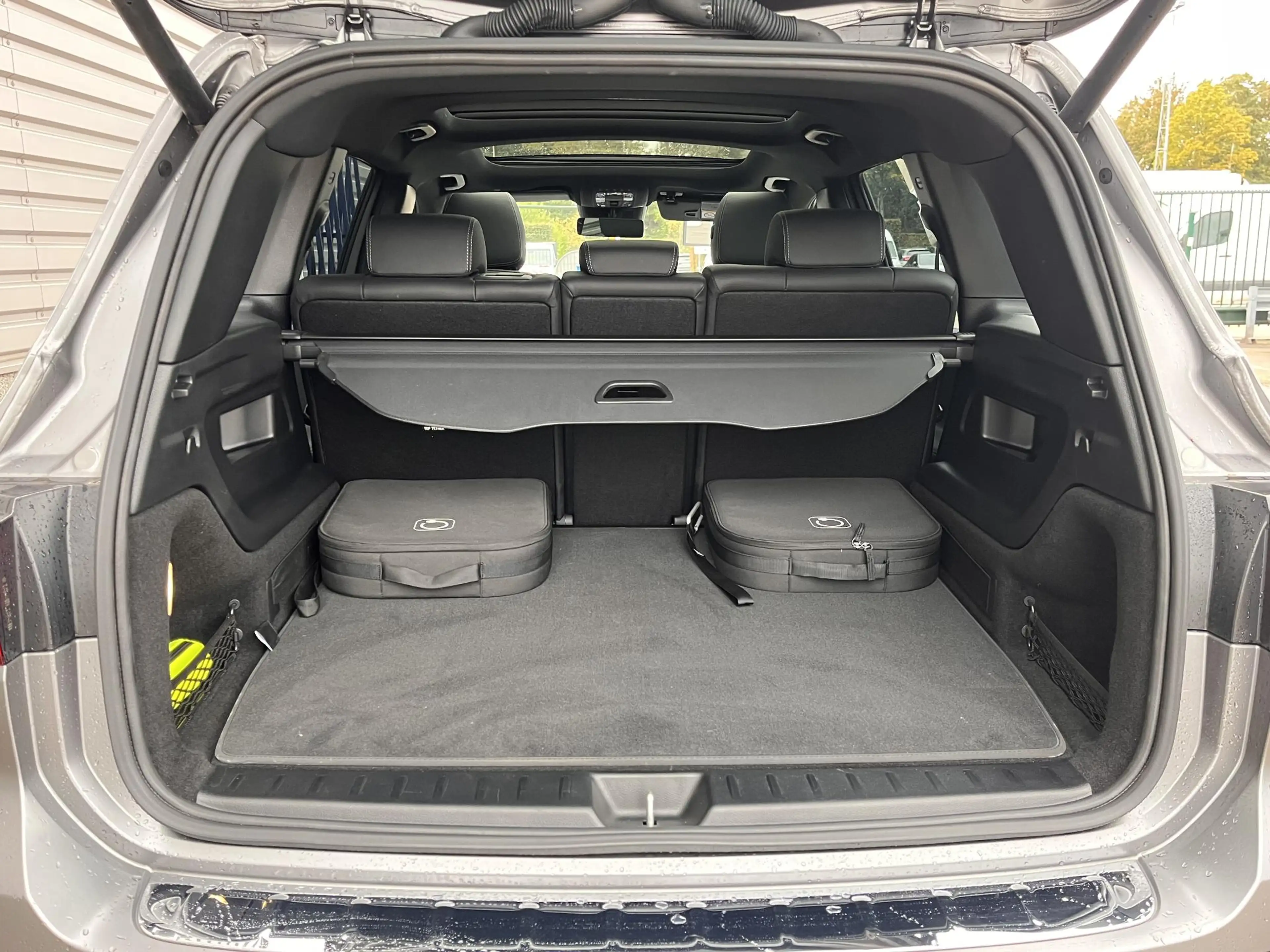Mercedes-Benz EQB 350 4MATIC AMG Line — photo 7
