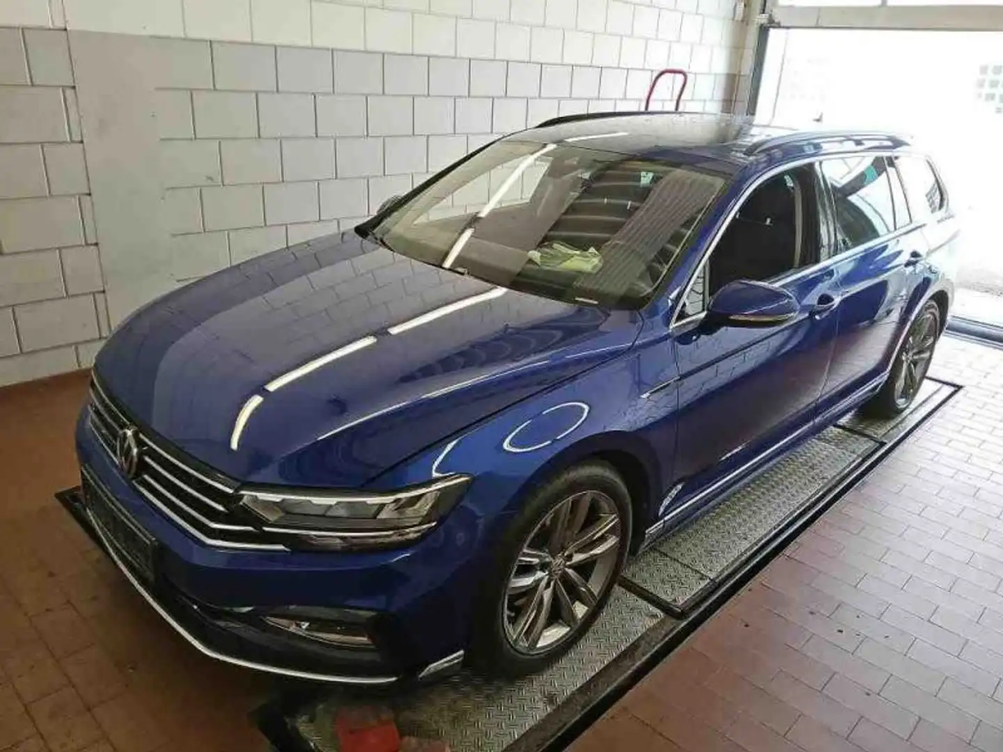 Volkswagen Passat Variant 2.0 TDI DSG 4Motion Business R-Li Bleu - 2