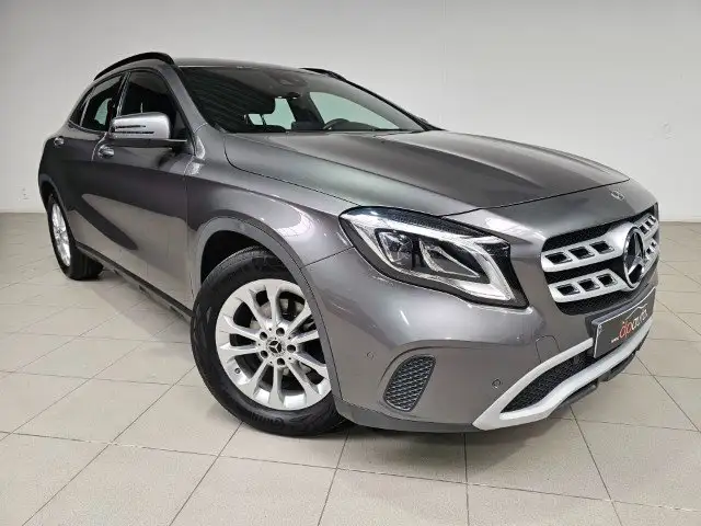 Mercedes-Benz GLA 180 GLA 180 7G-DCT Urban