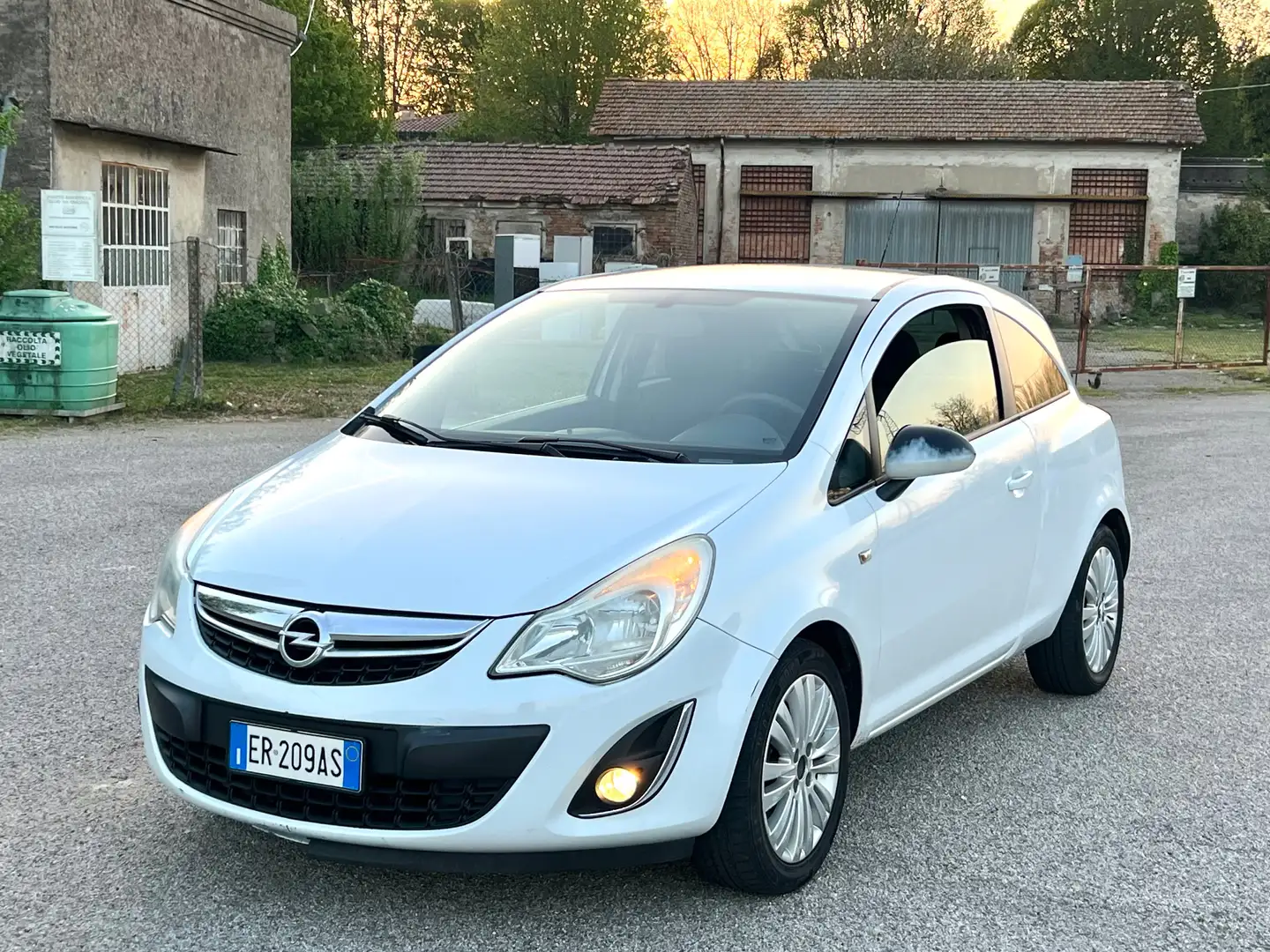 Opel Corsa Opel corsa anno 2013 1.2 benzina gpl Bianco - 1