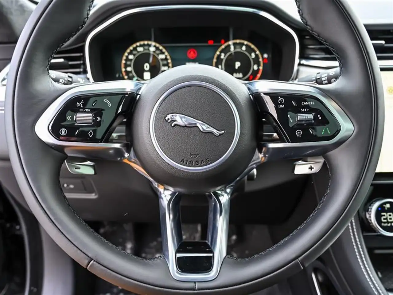 Jaguar F-Pace снимка Jaguar F-Pace