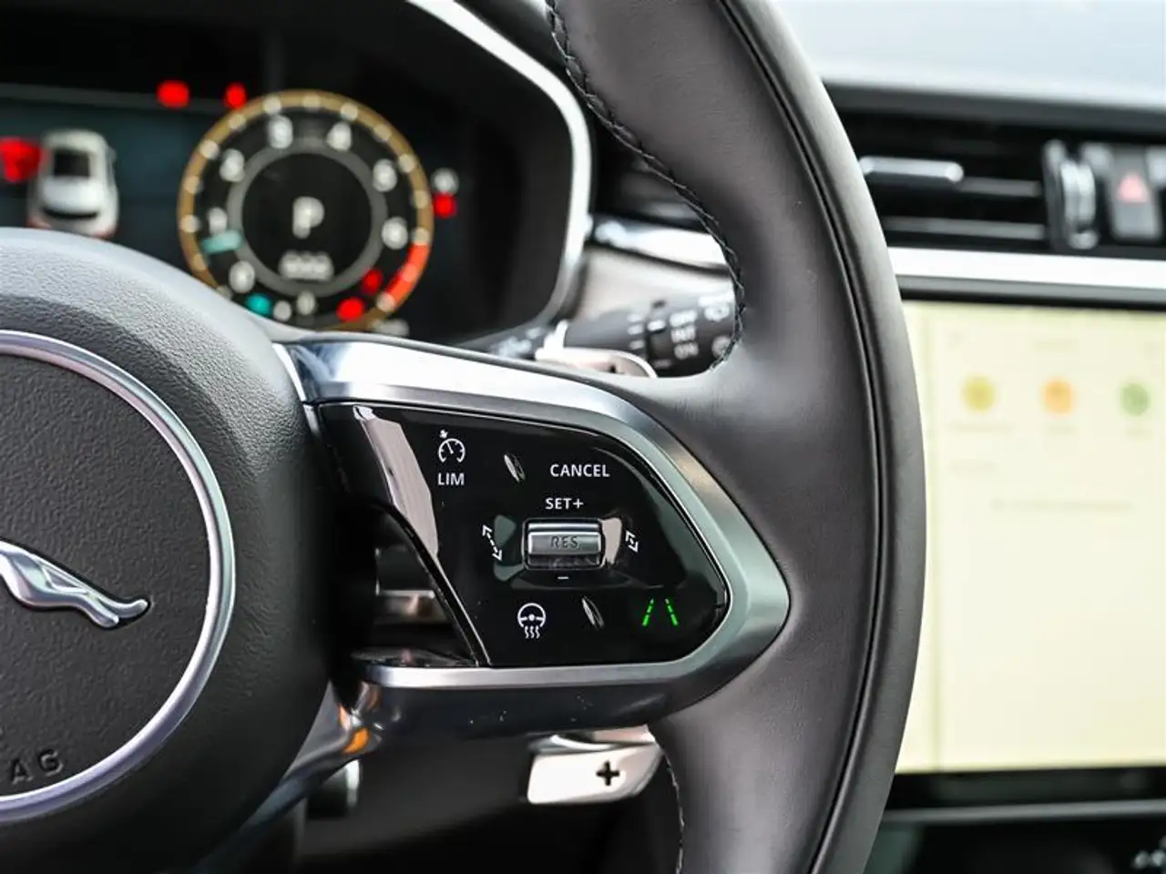 Jaguar F-Pace снимка Jaguar F-Pace
