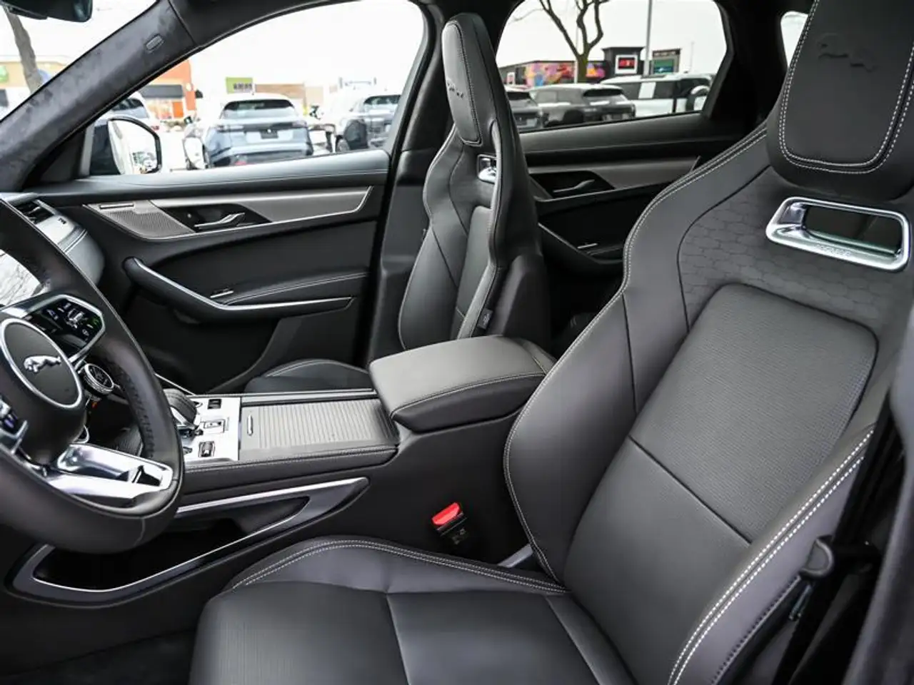 Jaguar F-Pace снимка Jaguar F-Pace
