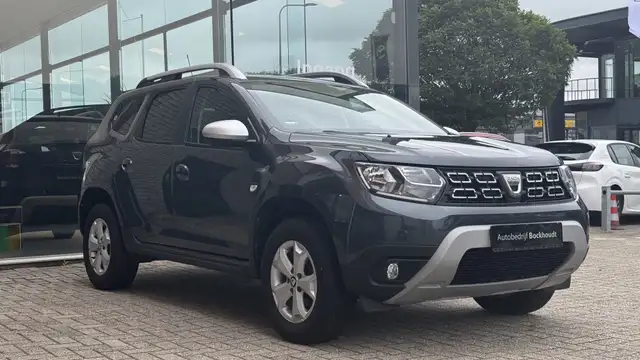 Dacia Duster view 2