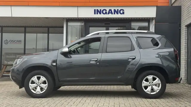 Dacia Duster view 3