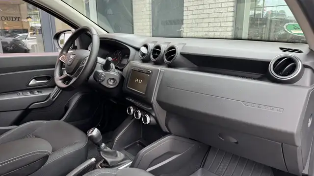 Dacia Duster view 15