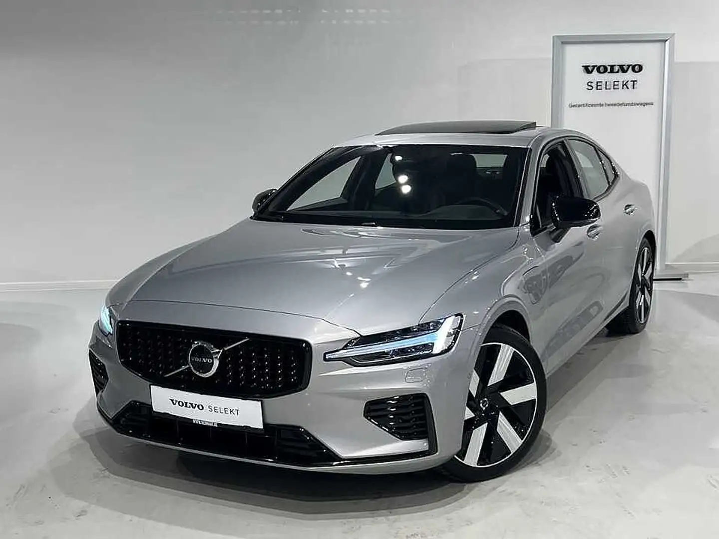 Volvo S60 III T6 Recharge Plus Long Range Zilver - 1