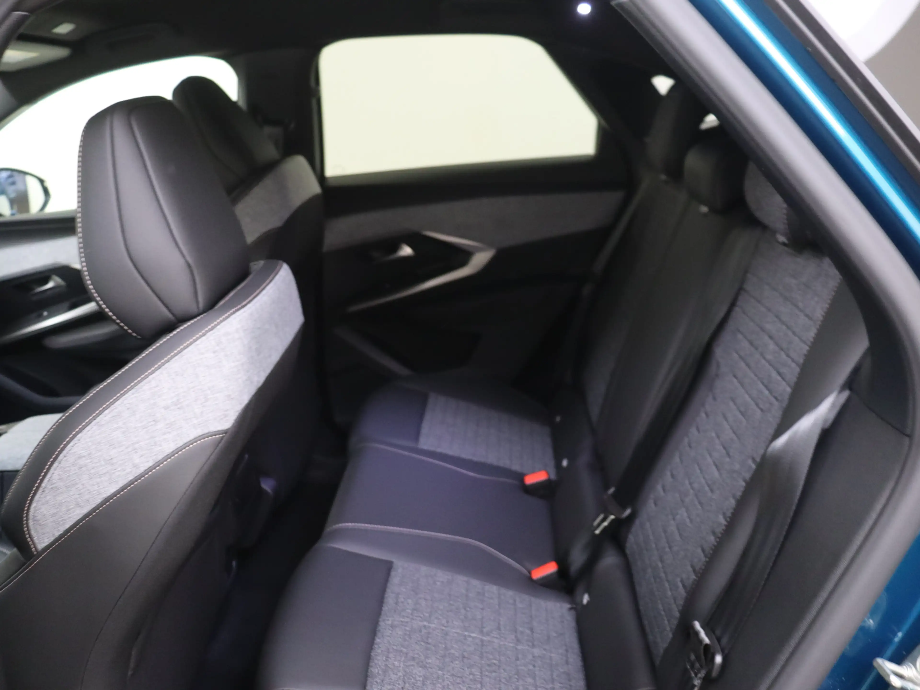Peugeot 3008 e-3008 Allure Avantage 210 73 kWh DEMO!!! 8 JAAR G — photo 12