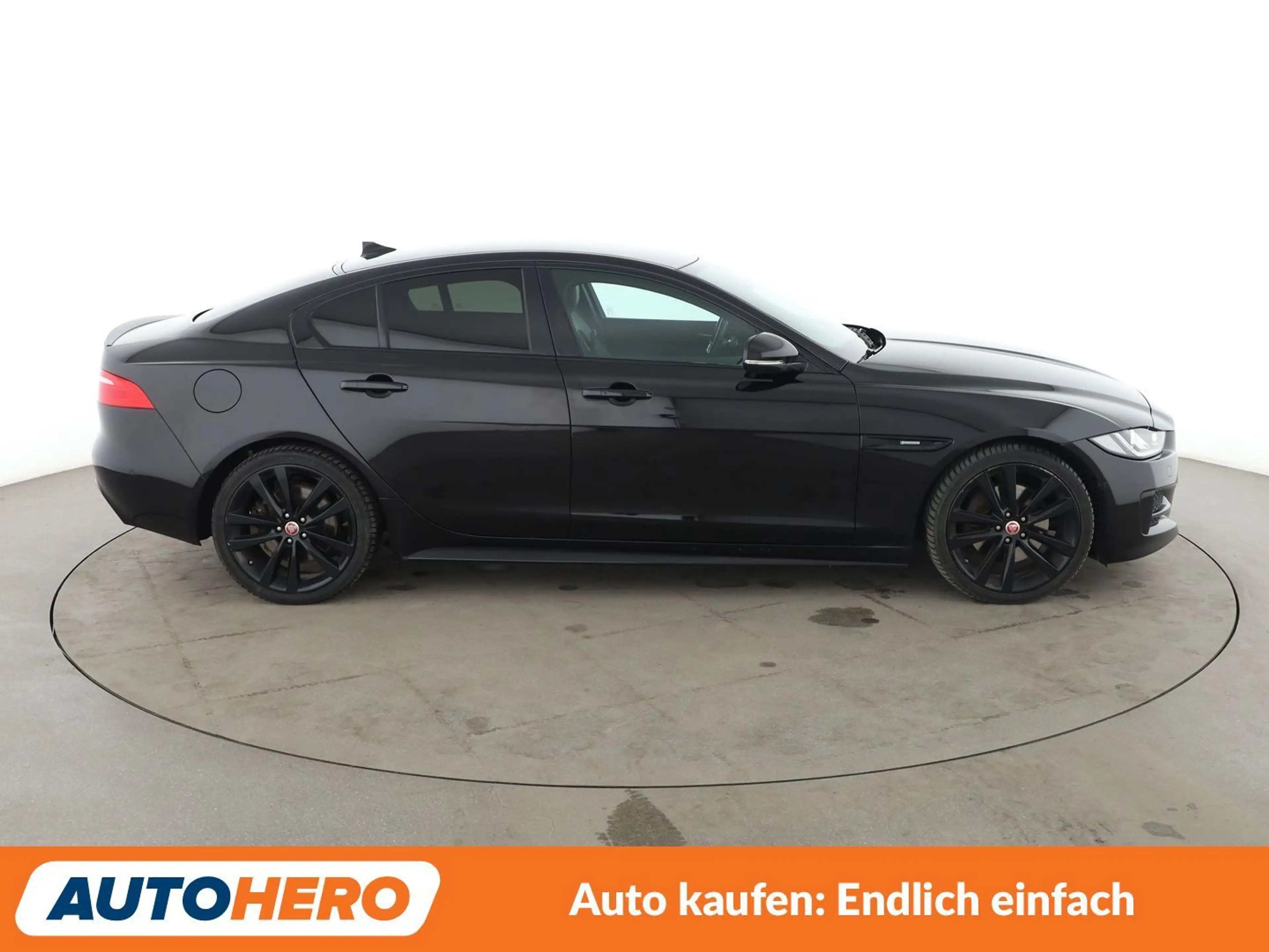 Jaguar XE 25t R-Sport Aut*NAVI*XENON*TEMPO*CAM*PDC*SHZ* — photo 7