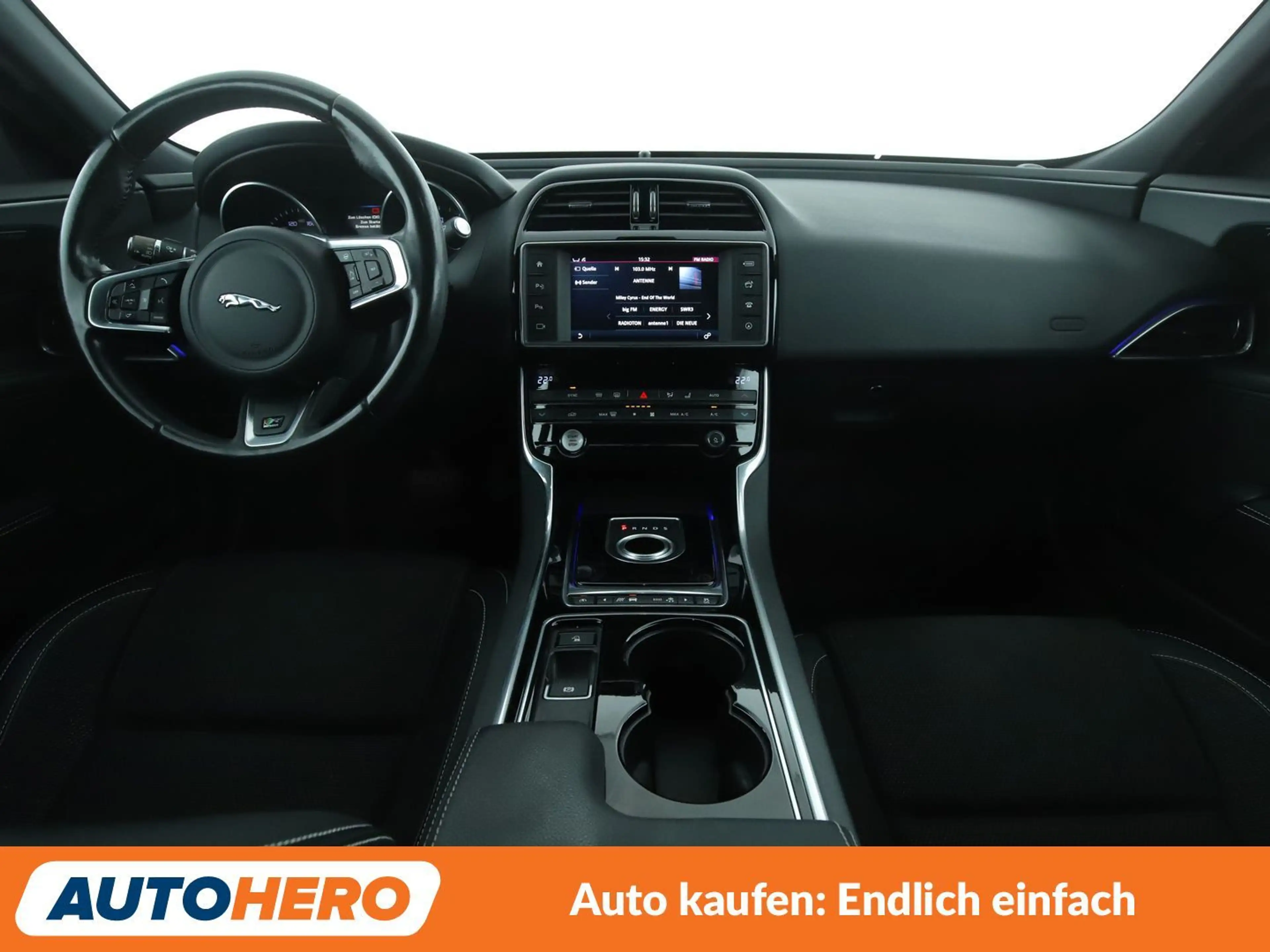Jaguar XE 25t R-Sport Aut*NAVI*XENON*TEMPO*CAM*PDC*SHZ* — photo 12