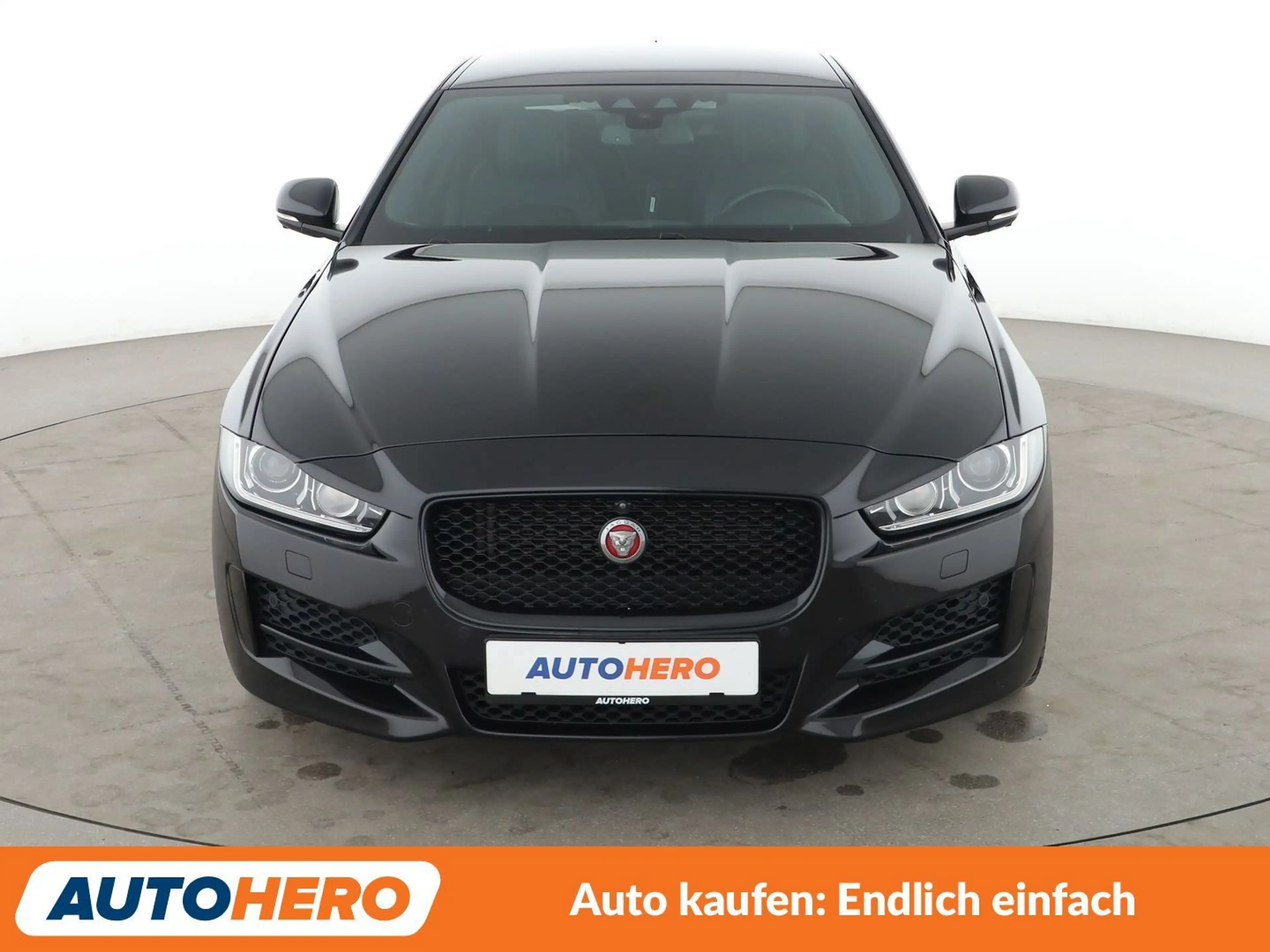 Jaguar XE 25t R-Sport Aut*NAVI*XENON*TEMPO*CAM*PDC*SHZ* — photo 9