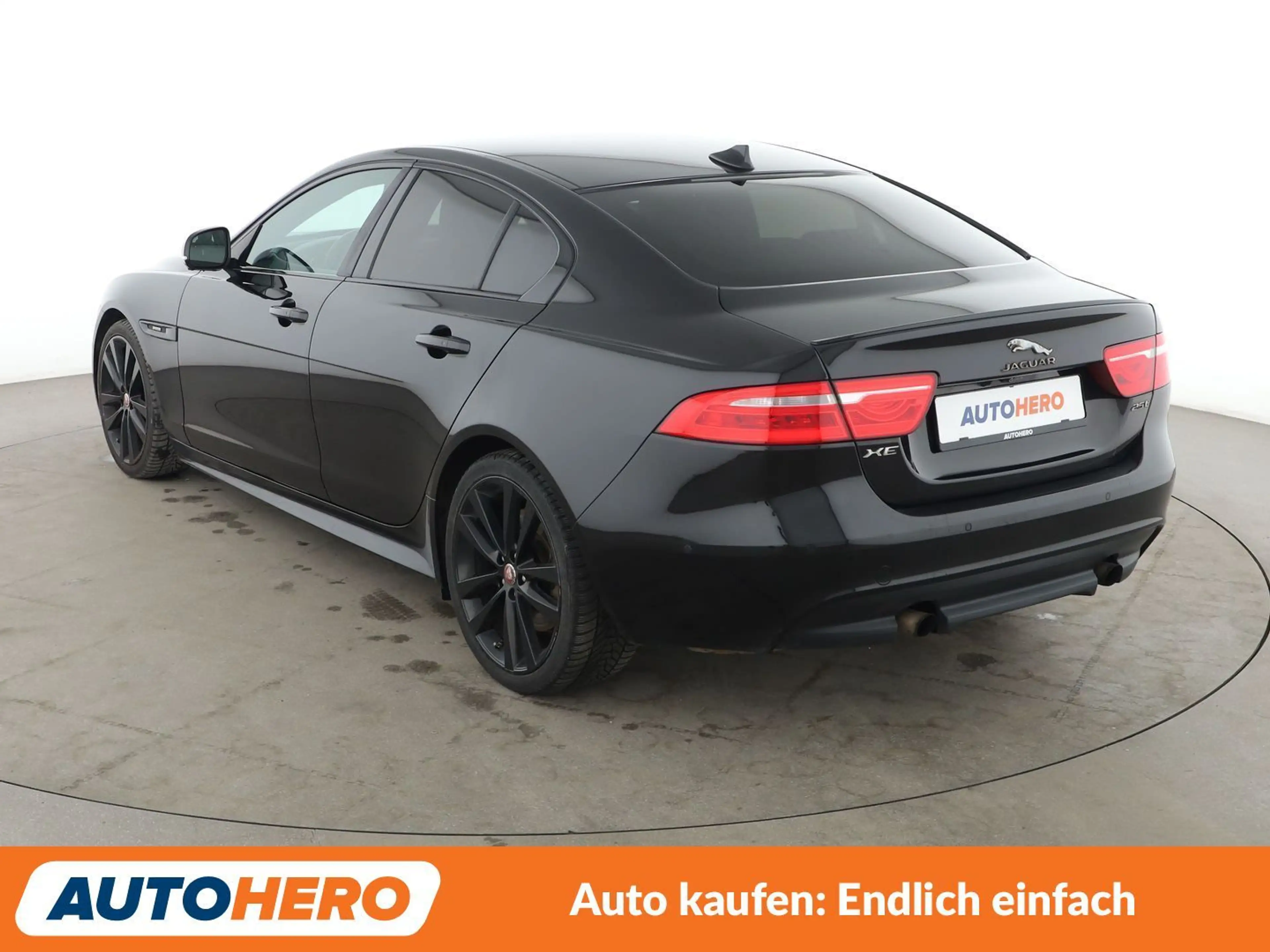 Jaguar XE 25t R-Sport Aut*NAVI*XENON*TEMPO*CAM*PDC*SHZ* — photo 4