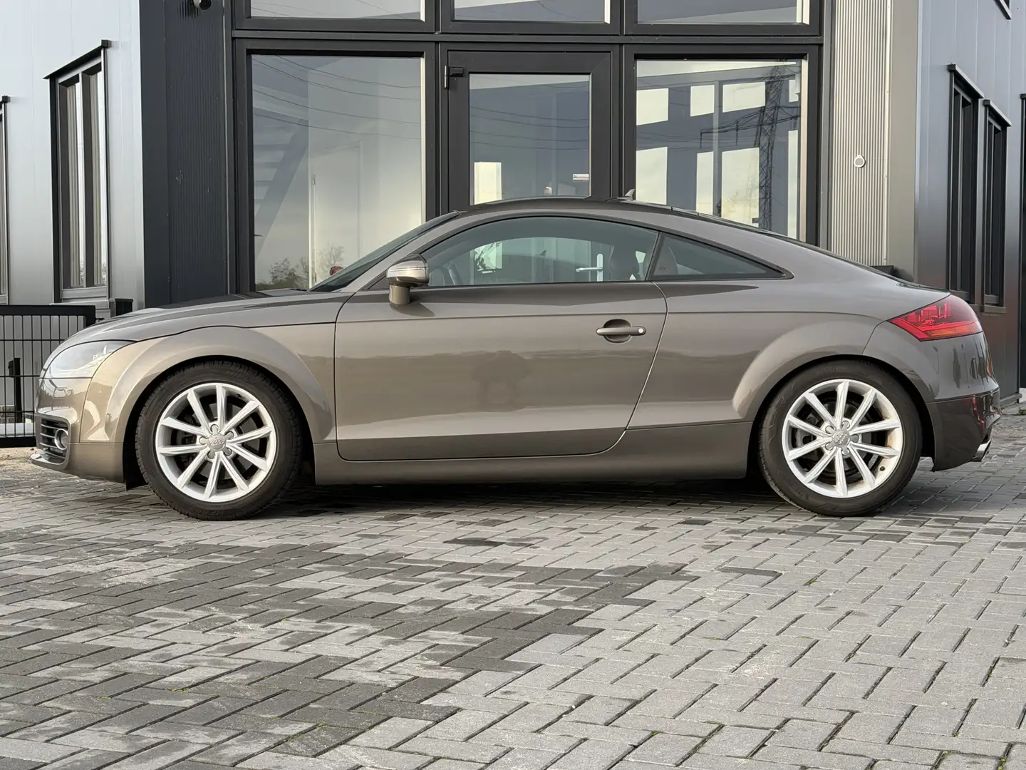 Audi TT 2.0 TFSI Pro Line Leer | LED | PDC | Bose | Nieuw! Grijs - 2