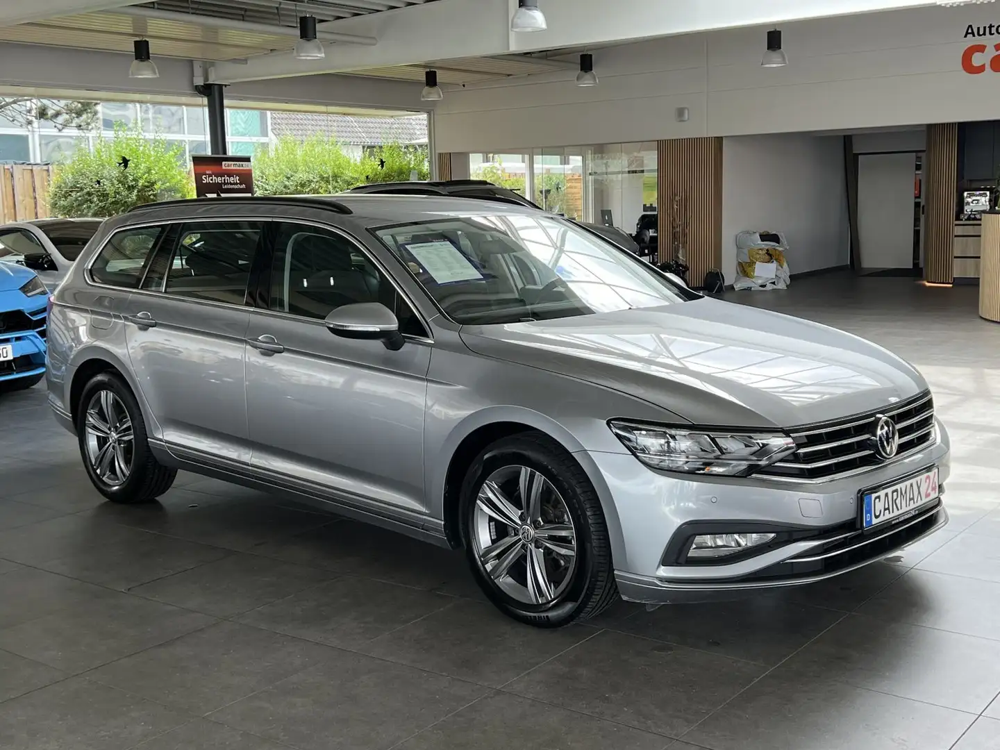 Volkswagen Passat 2.0TDI Busin 4Motion DSG Navi Kamera AHK Silber - 1