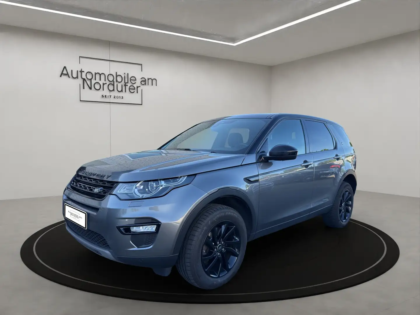 Land Rover Discovery Sport 2.0 Td4 SE AWD-2Hand-Leder-Navi-AHK-Panorama Grau - 1