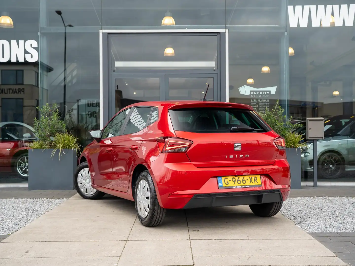 SEAT Ibiza 1.0 TSI Style Business / Camera / CarPlay / Navi / Rood - 2