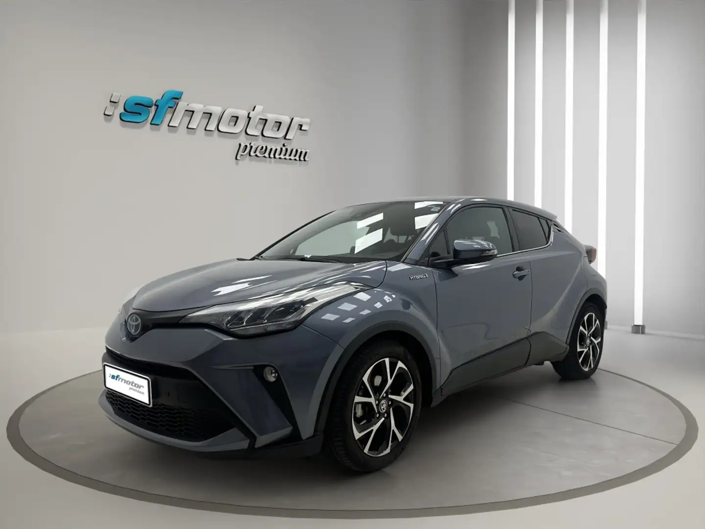 Toyota C-HR 180H Advance Gris - 1