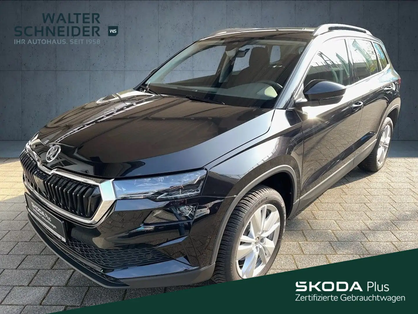 Skoda Karoq 1.5 TSI DSG Selection Navi LED AHK Schwarz - 1