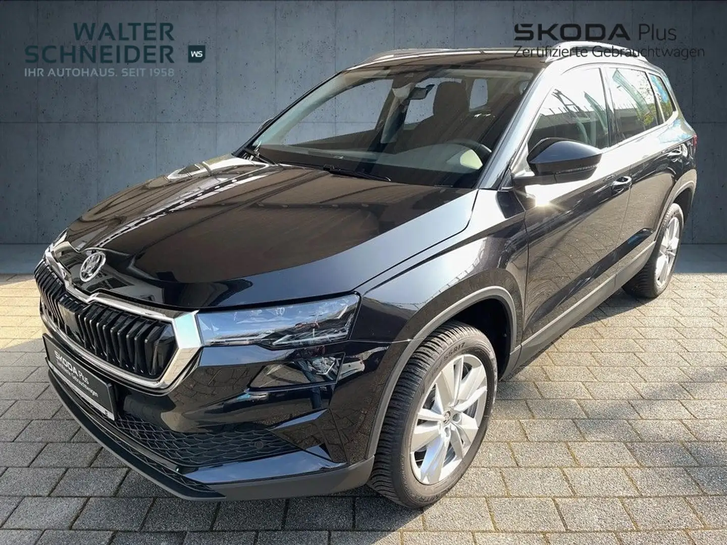 Skoda Karoq 1.5 TSI DSG Selection Navi LED AHK Schwarz - 2