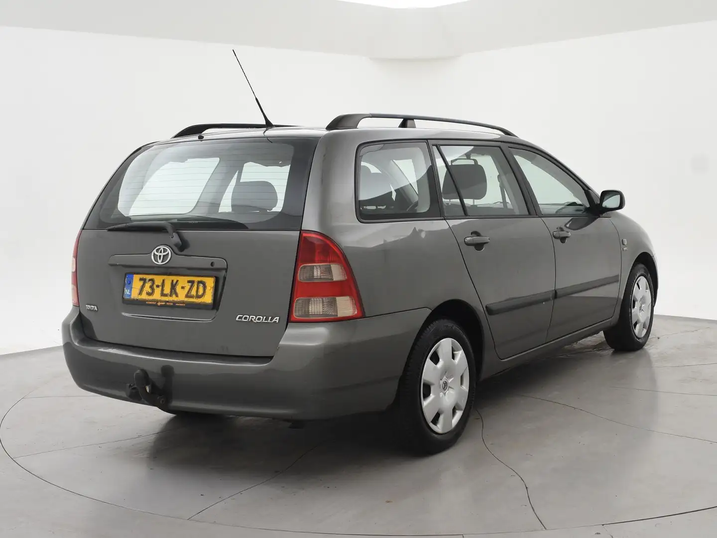 Toyota Corolla Wagon 1.4 VVT-i LINEA TERRA + TREKHAAK Grau - 2