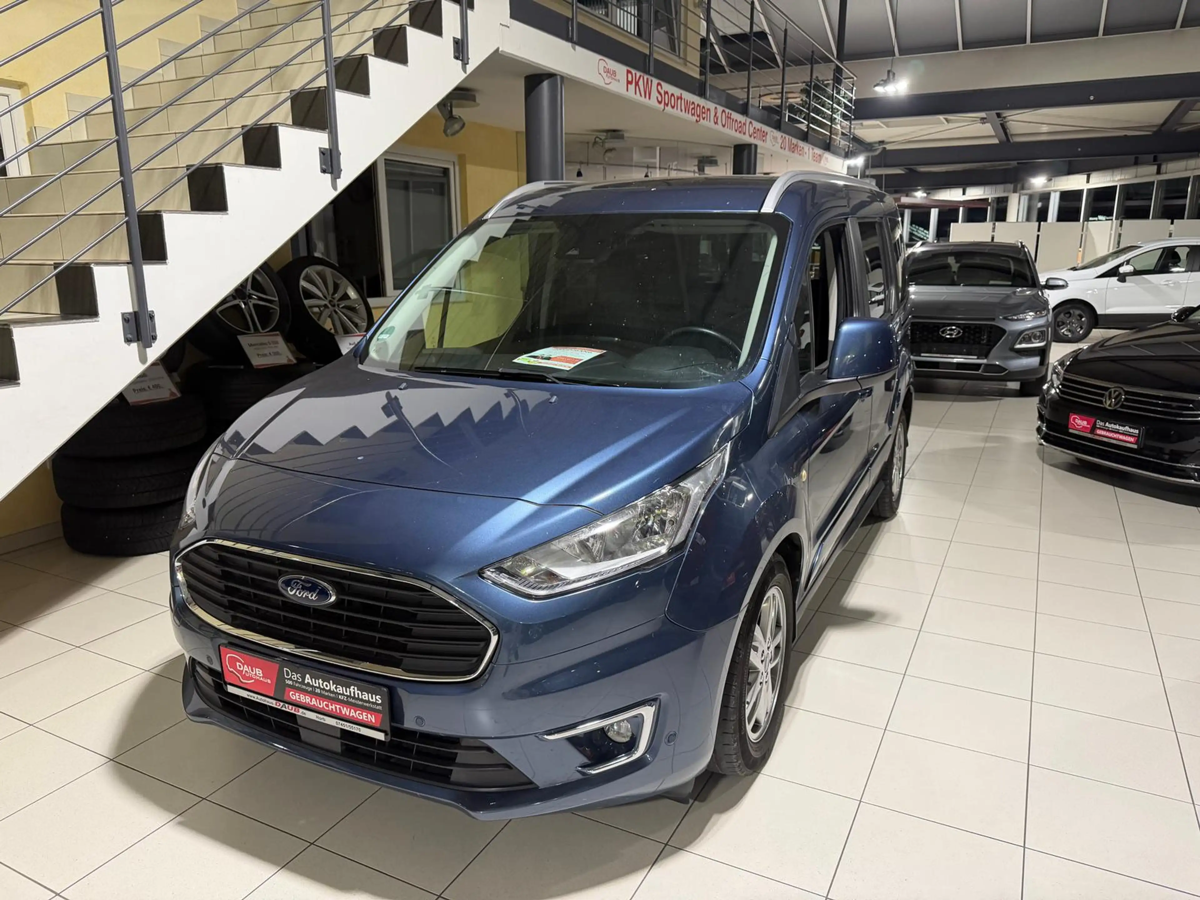Ford Tourneo Connect 1.0 EcoBoost Titanium+Navi+Pano+ — photo 2