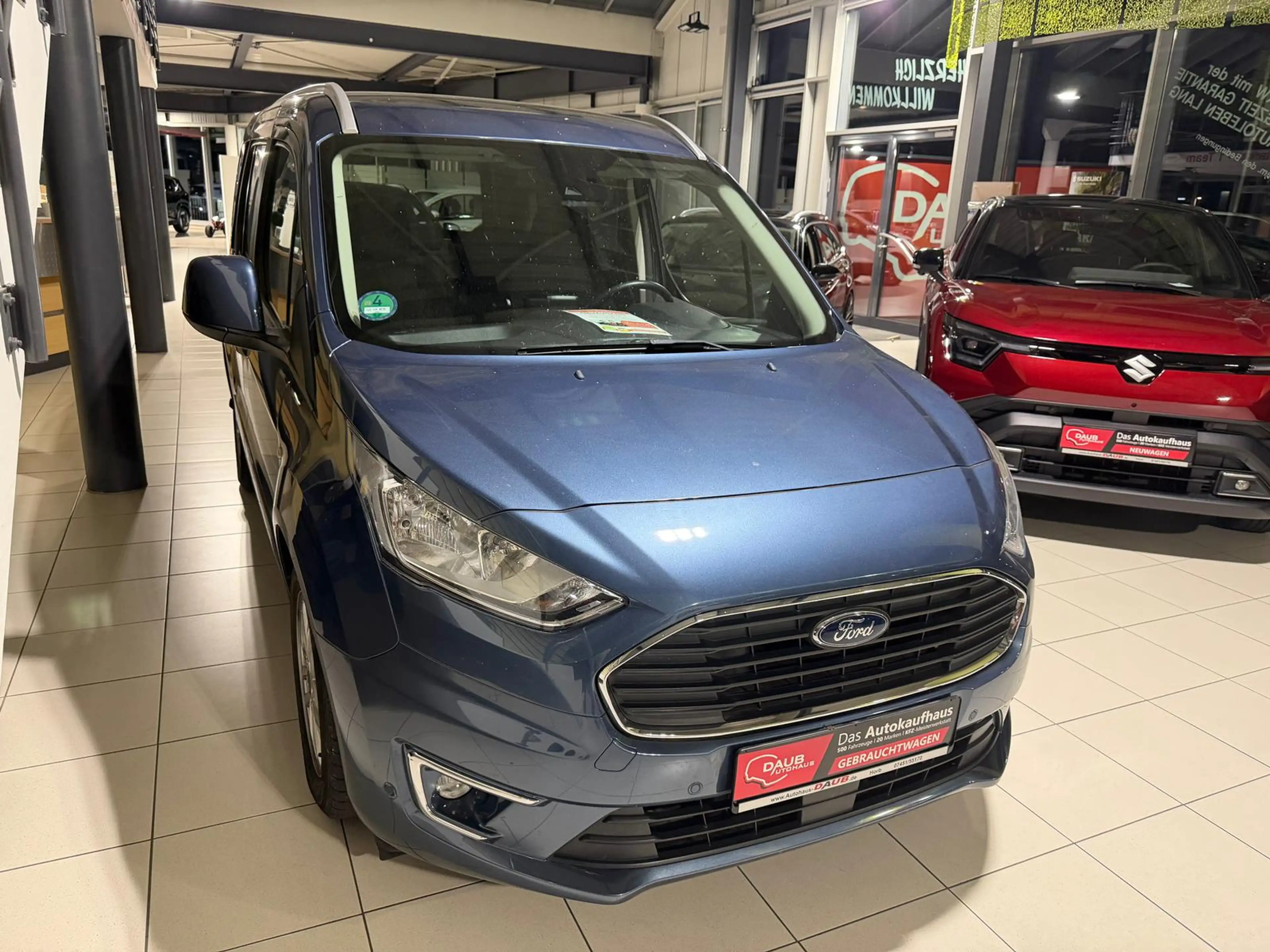 Ford Tourneo Connect 1.0 EcoBoost Titanium+Navi+Pano+ — photo 3
