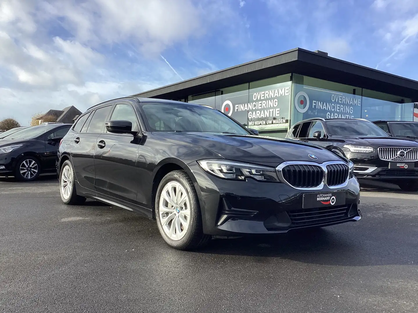 BMW 330 e 1steEig/77000km/Leder/Panodak/Carplay/VerwZetels Black - 1