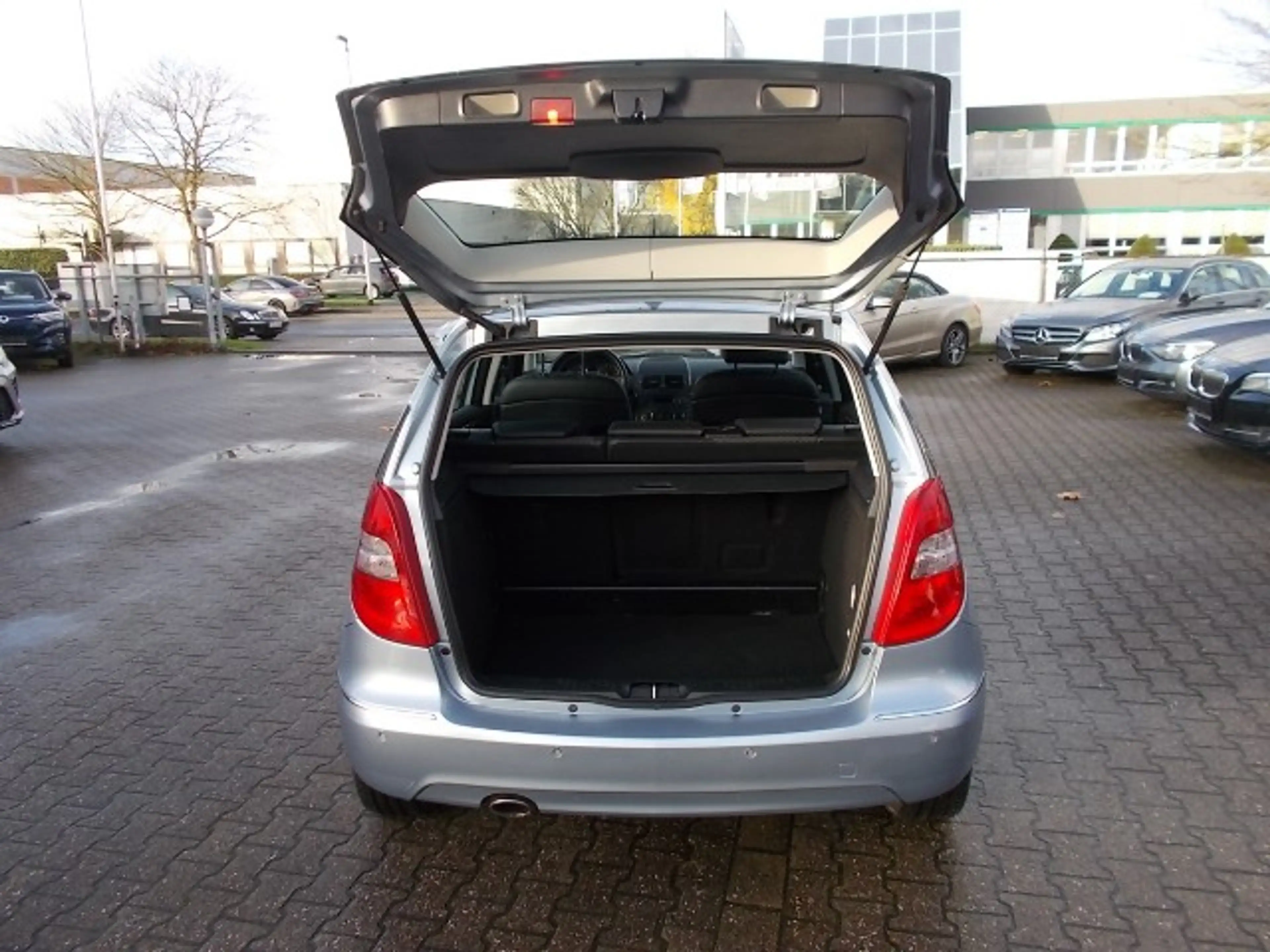 Mercedes-Benz A 150 A150 Elegance, Parkassistent Allwetter — photo 11