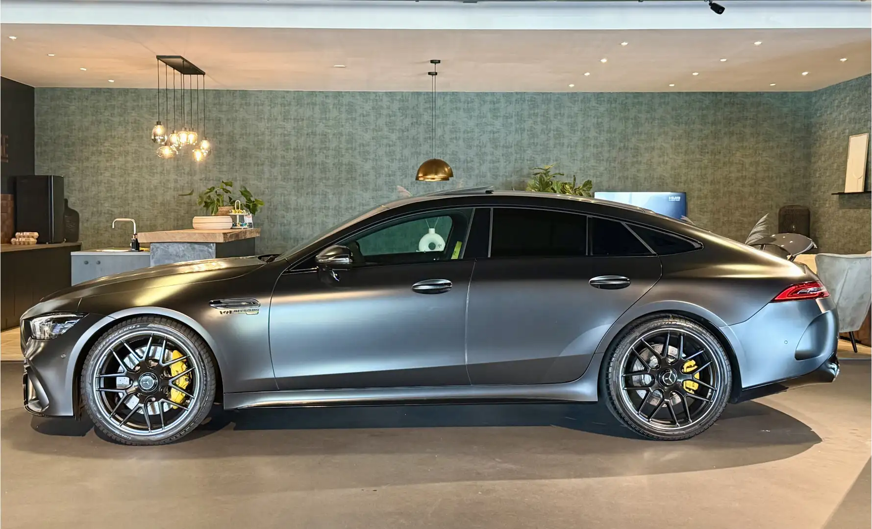 Mercedes-Benz AMG GT 4-Door Coupe AMG 63 4MATIC+ Premium Plus Schwarz - 2
