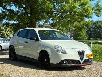 1.4 T Distinctive | Cruise + Clima nu € 5.975,-!!!
