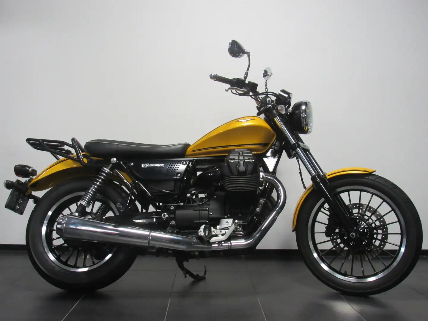 Moto Guzzi V 9 ROAMER Portocaliu - 1