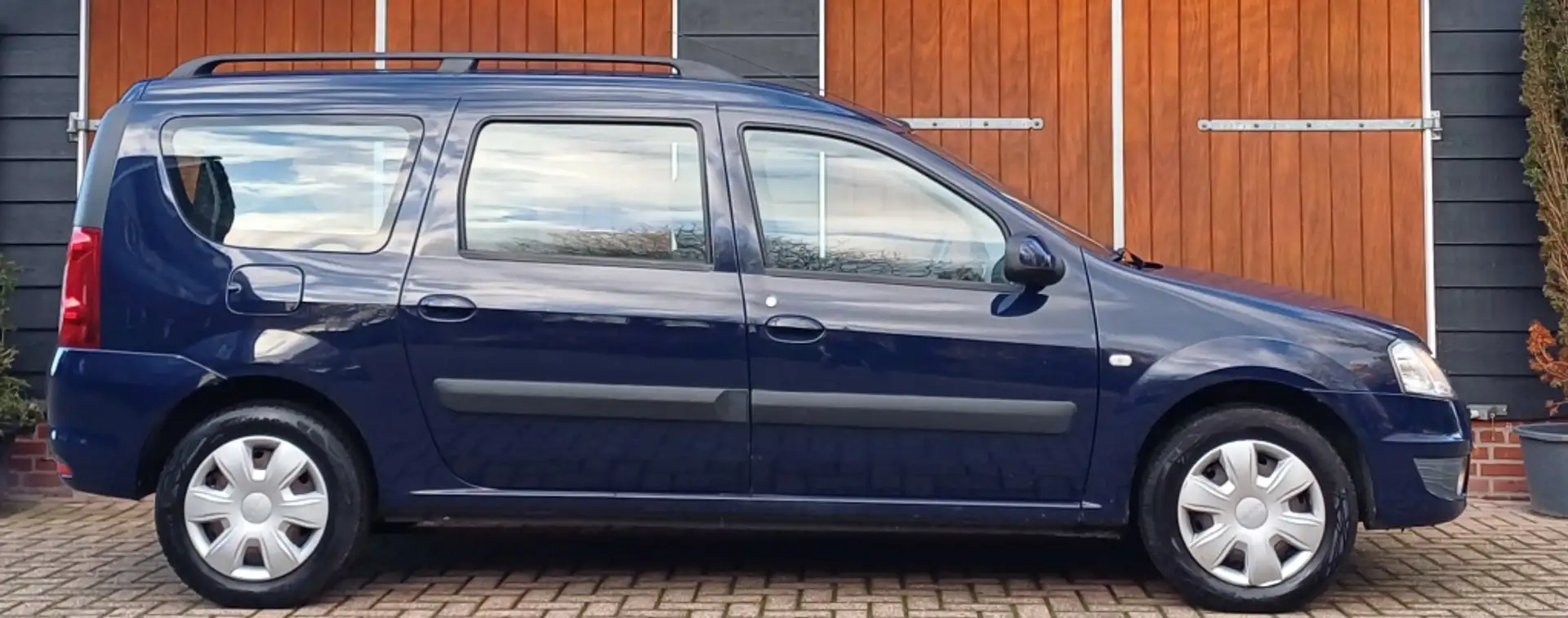Dacia Logan MCV 1.6 MPI Lauréate, Airco, Cruise controle, Nieu Blauw - 2