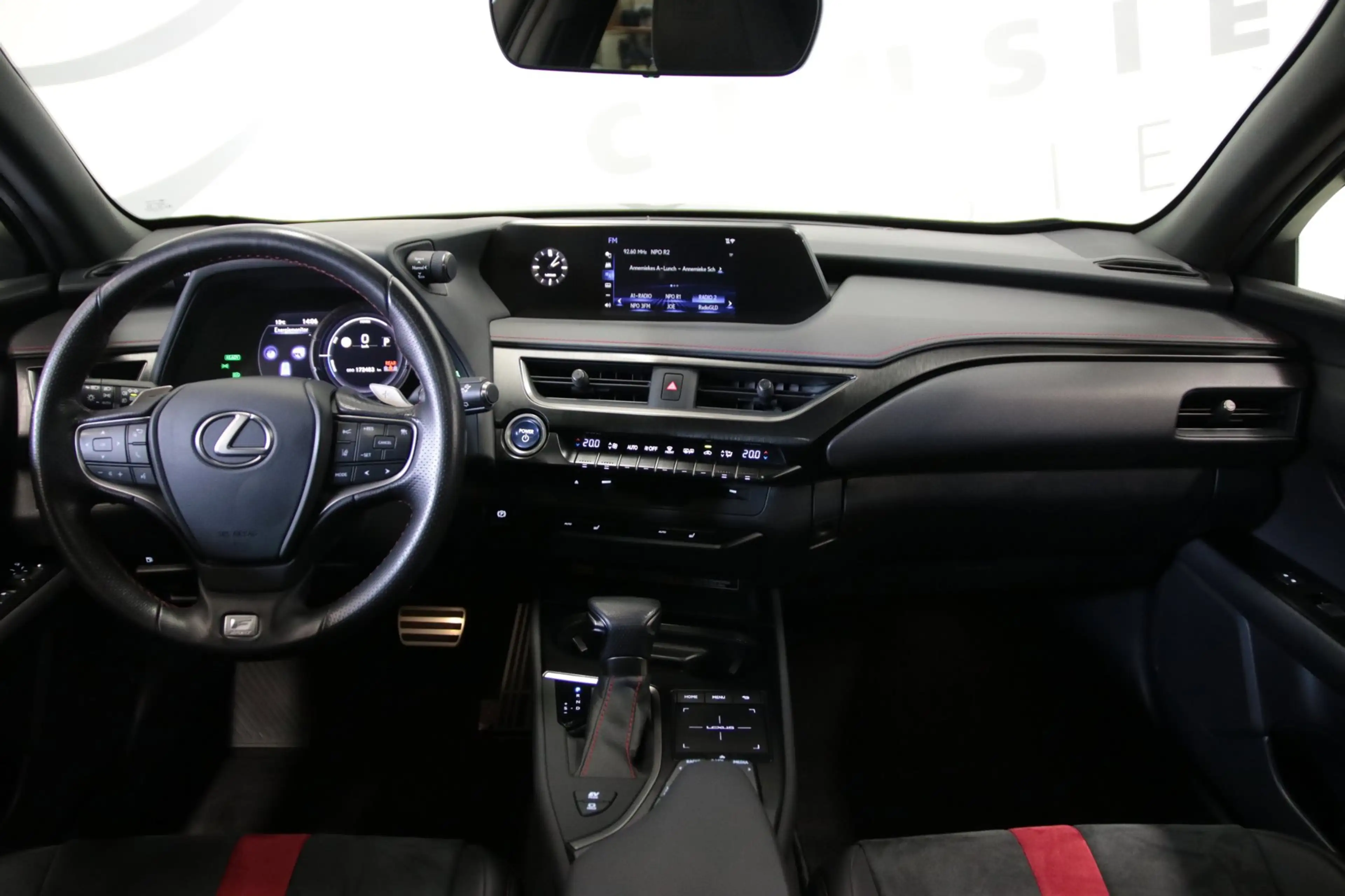 Lexus UX 250h F Sport Line/LED — photo 7
