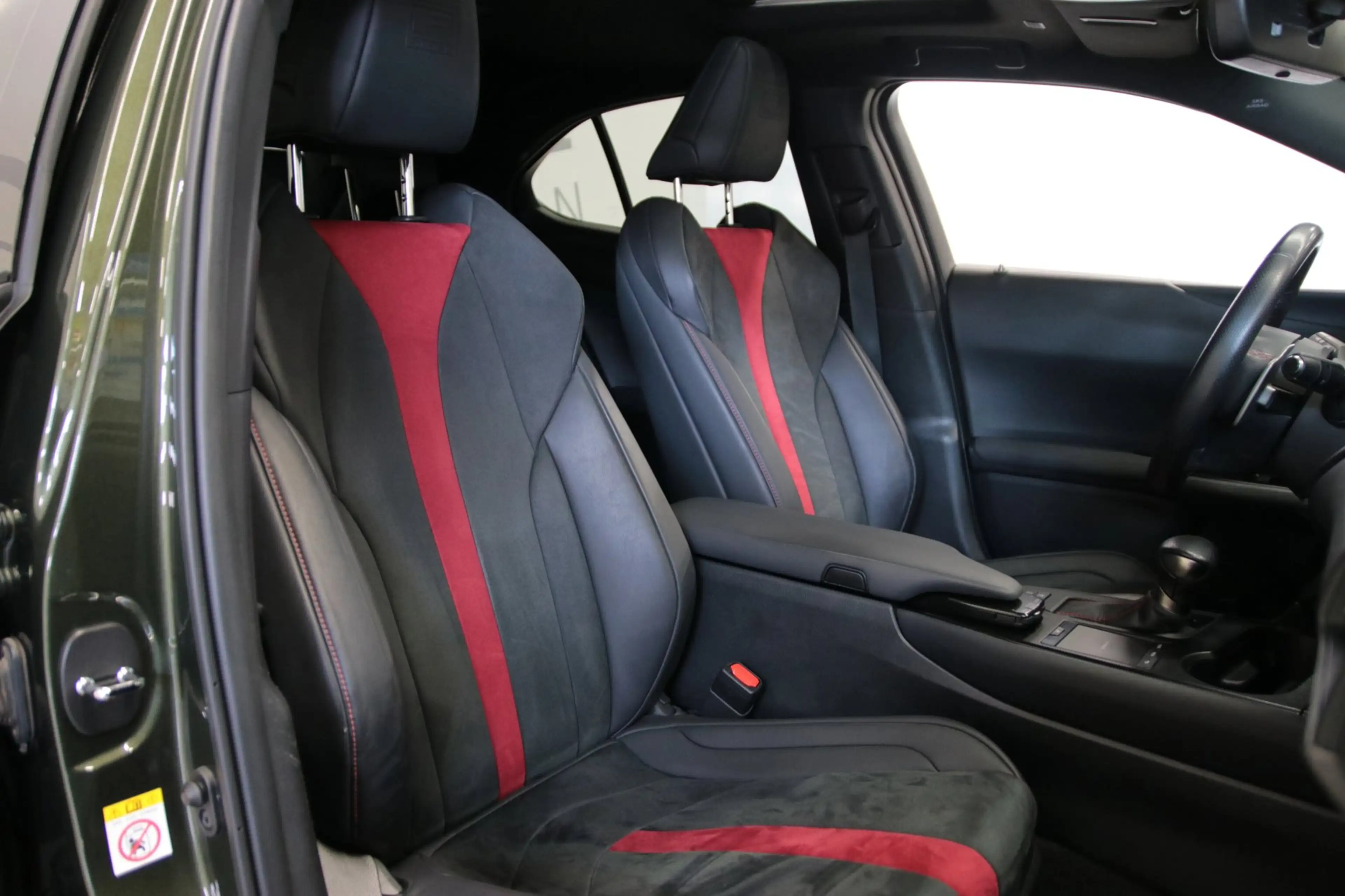 Lexus UX 250h F Sport Line/LED — photo 5