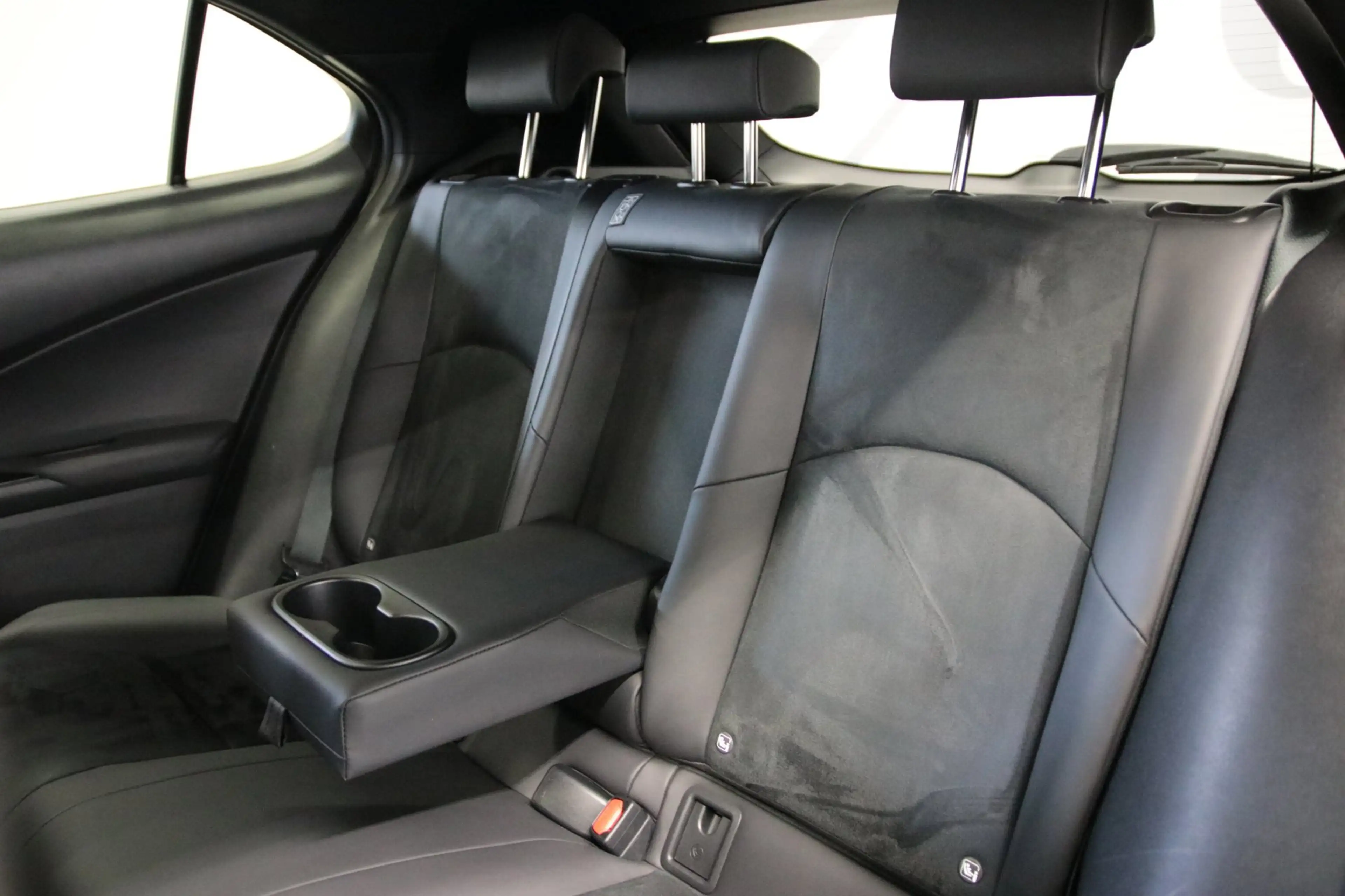 Lexus UX 250h F Sport Line/LED — photo 6