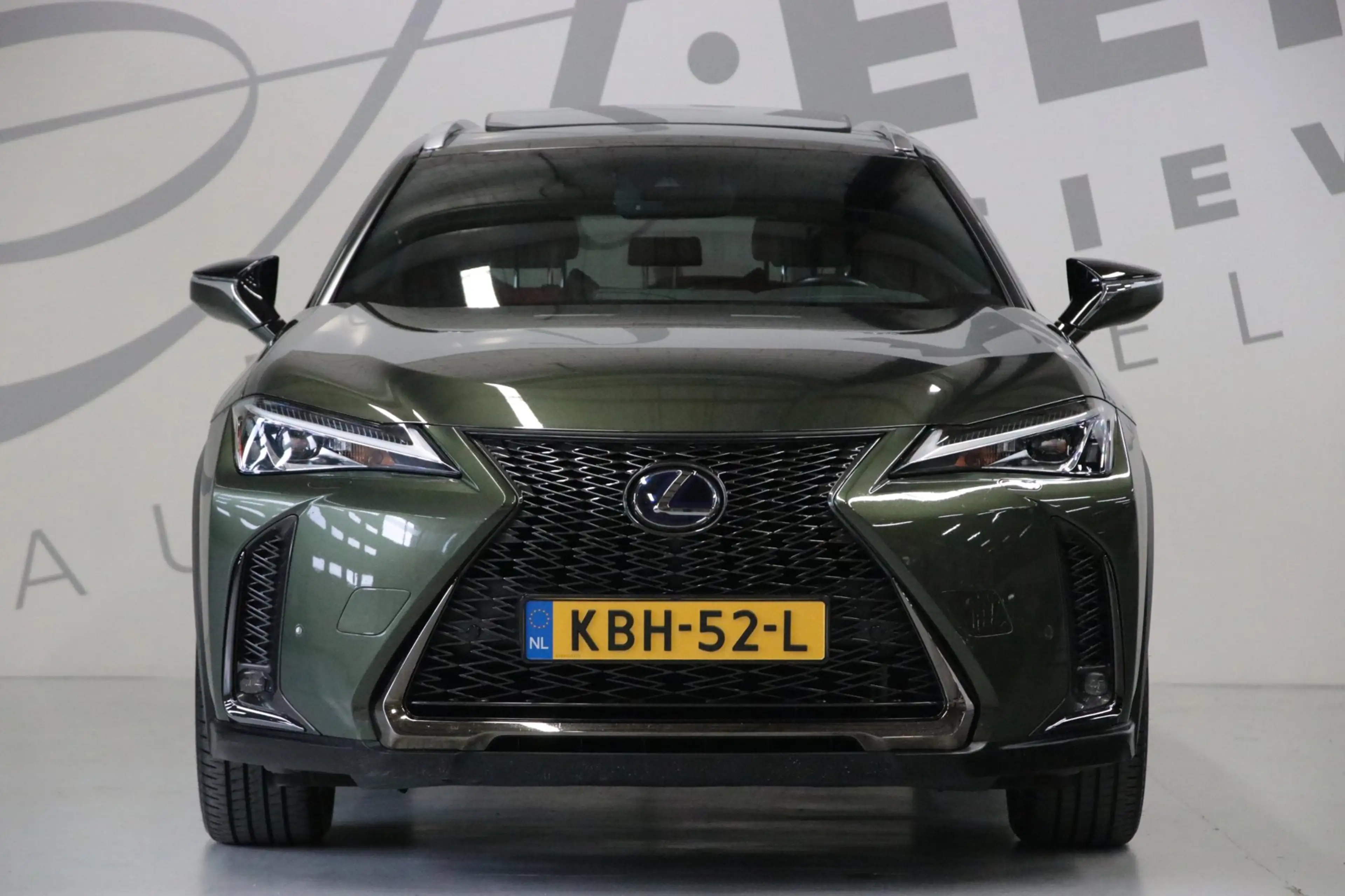Lexus UX 250h F Sport Line/LED — photo 2