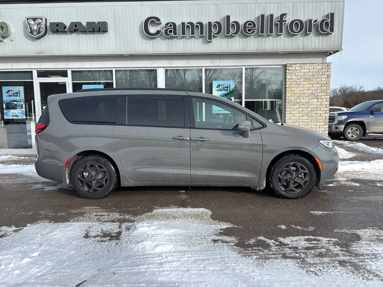 Chrysler Pacifica снимка Chrysler Pacifica