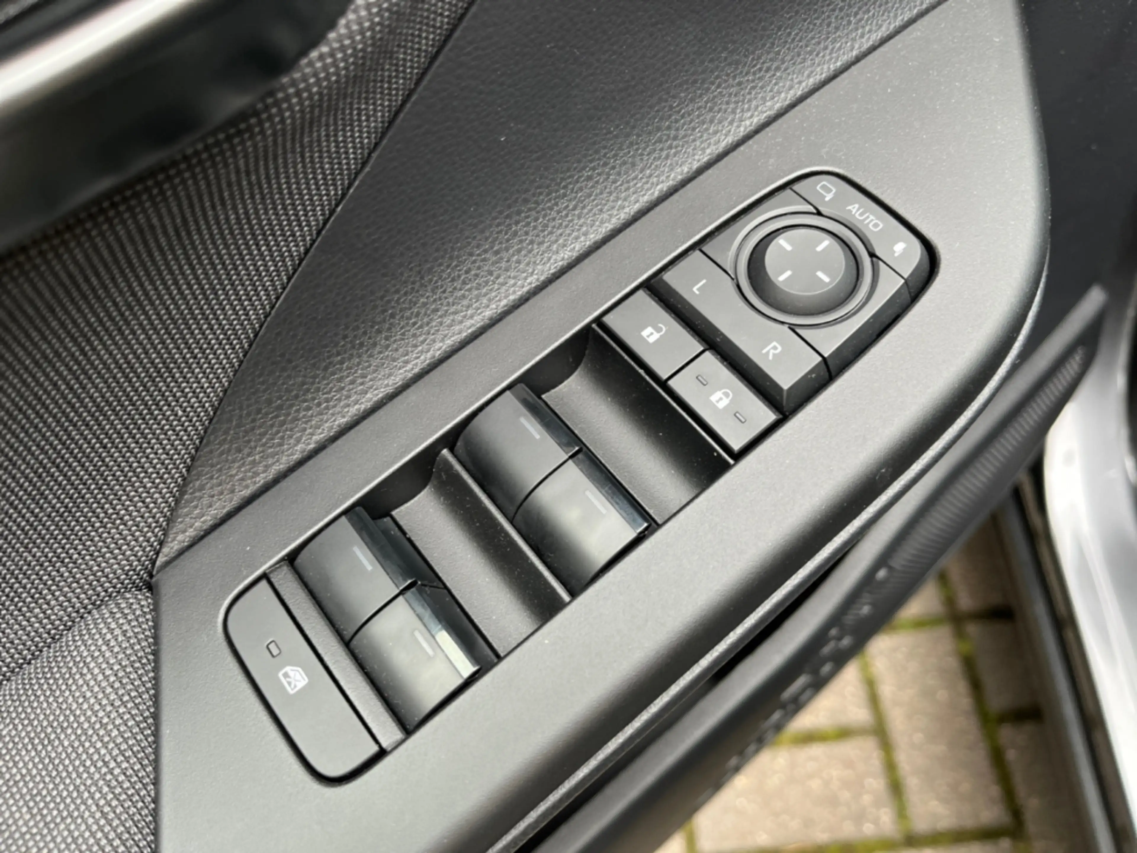 Toyota C-HR 2.0 Plug-In Hybrid Teamplayer *Technik Paket* — photo 15