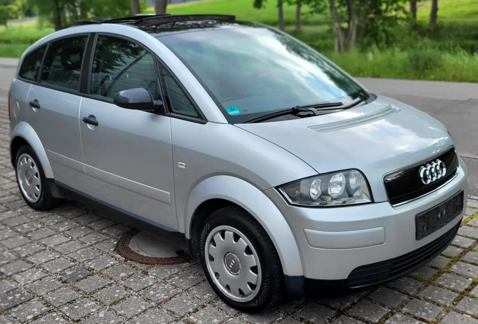 Audi A2 1.4 *Open-Sky-System (vollverglaste Dachfläche* Gri - 2