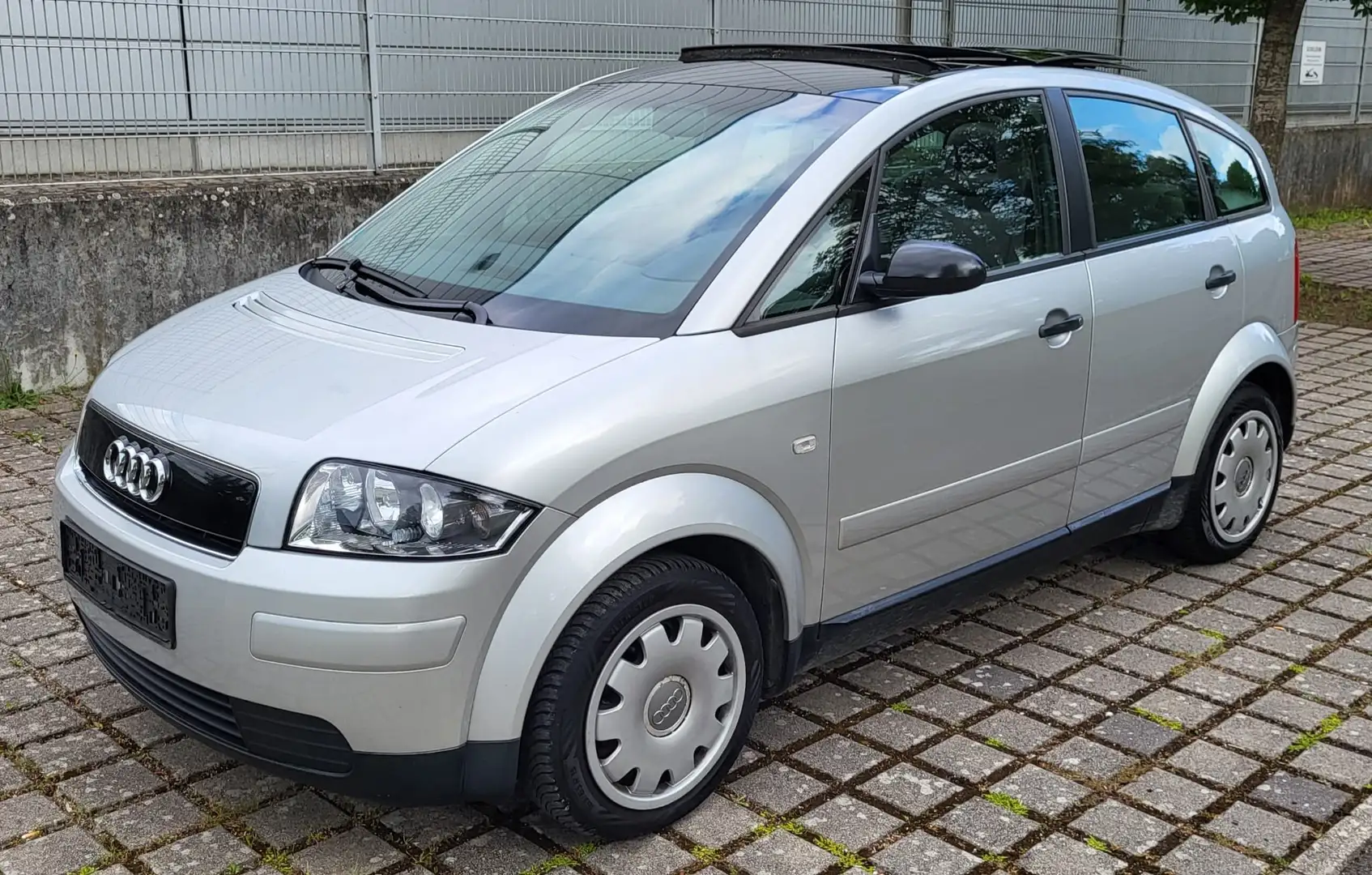 Audi A2 1.4 *Open-Sky-System (vollverglaste Dachfläche* Gri - 1