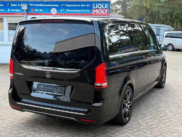 Mercedes-Benz V-Class view 7