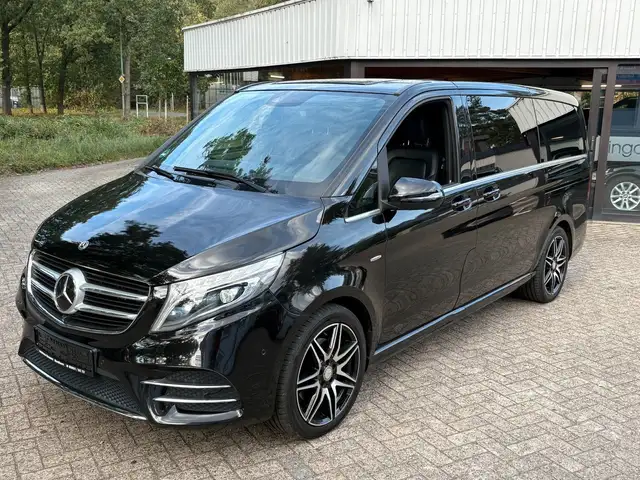 Mercedes-Benz V-Class view 2