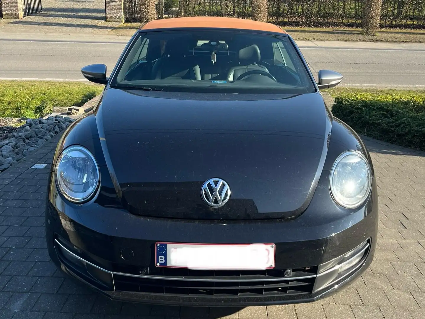 Volkswagen Beetle Beetle 1.4 TSI Karmann Blue Motion Tech Cabrio Zwart - 1