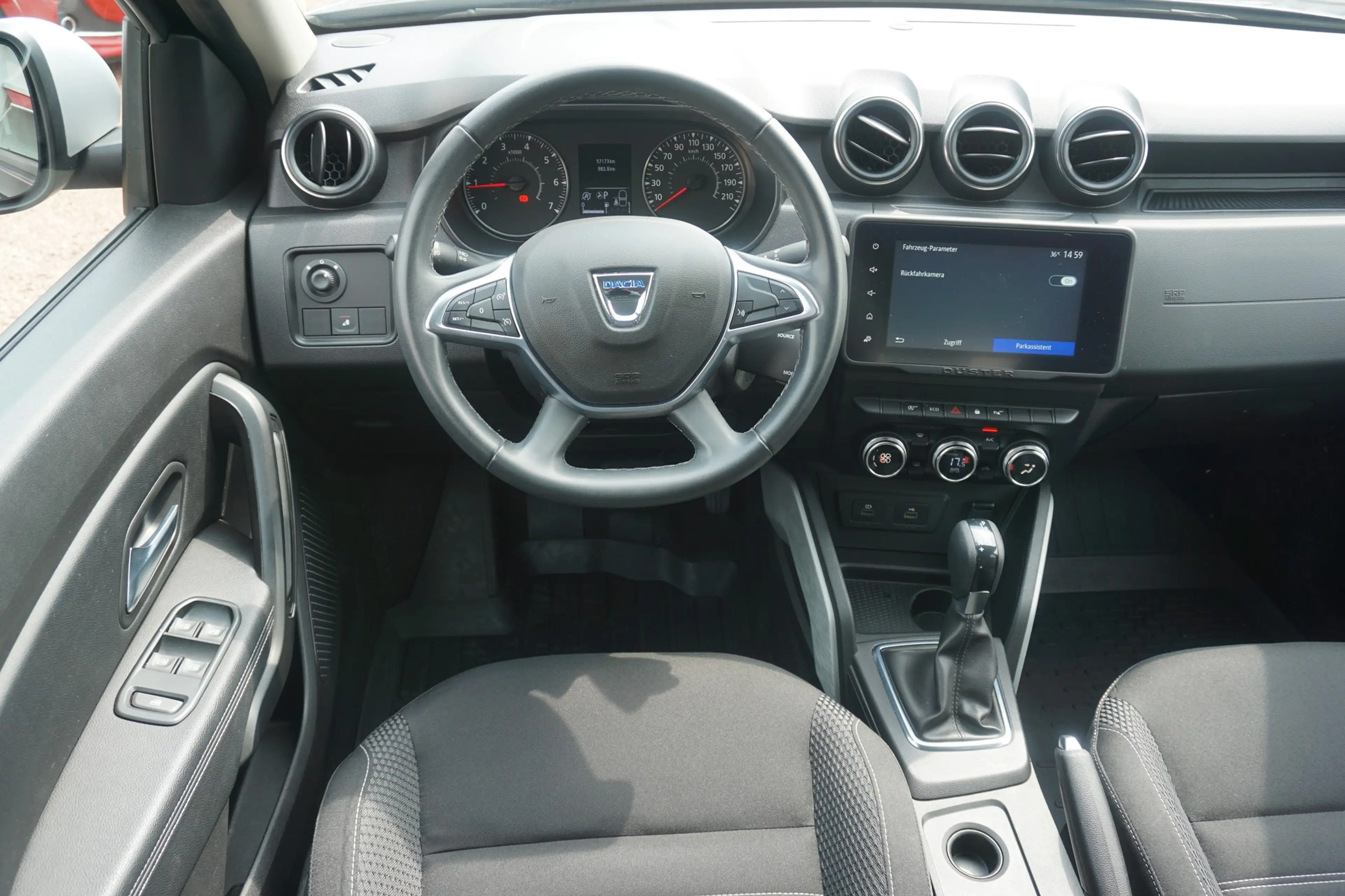 Dacia Duster II 1.3 TCe Prestige Aut. LED Navi Kamera — photo 10