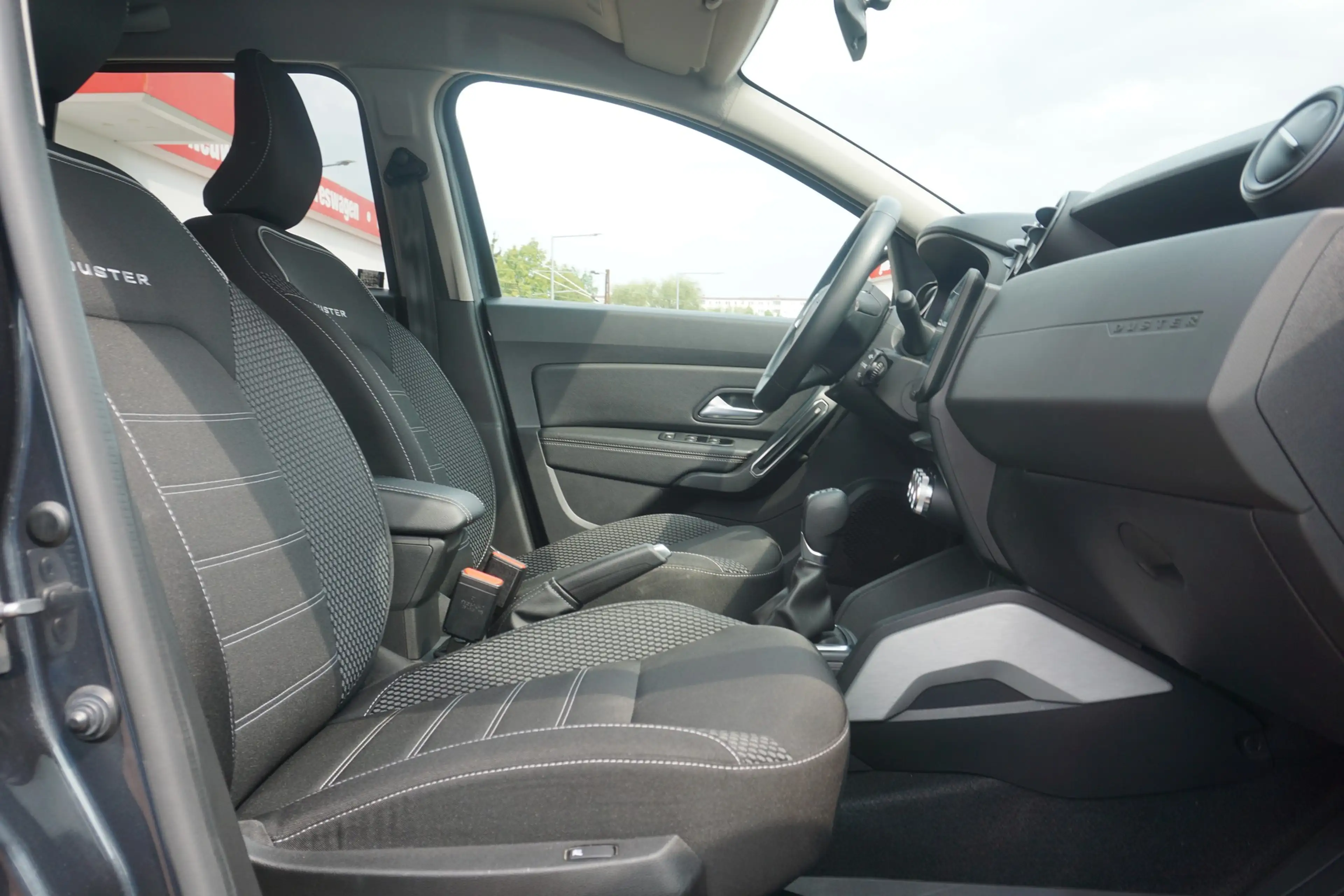 Dacia Duster II 1.3 TCe Prestige Aut. LED Navi Kamera — photo 12